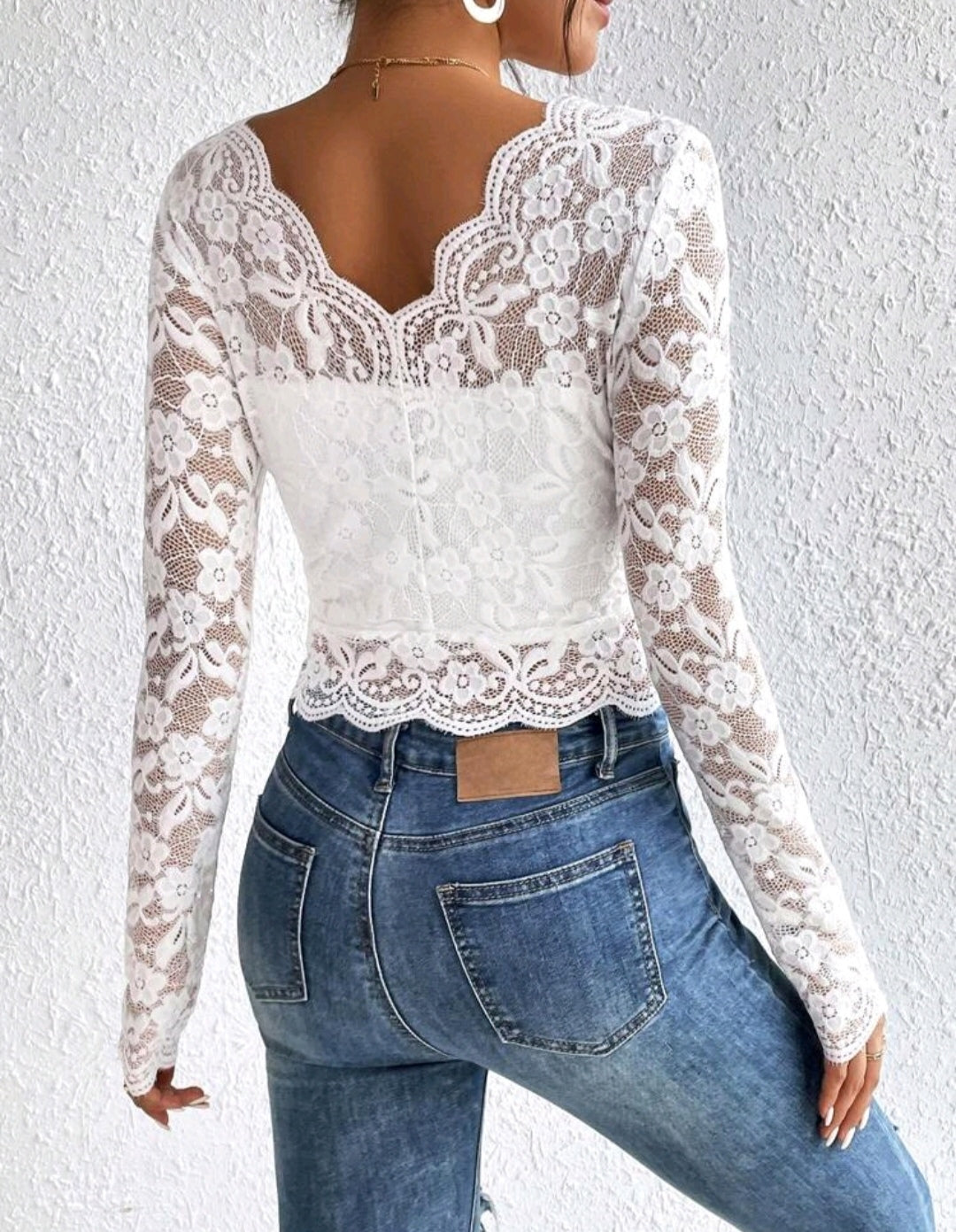 White Scallop TrIm Lace Long Sleeve Crop